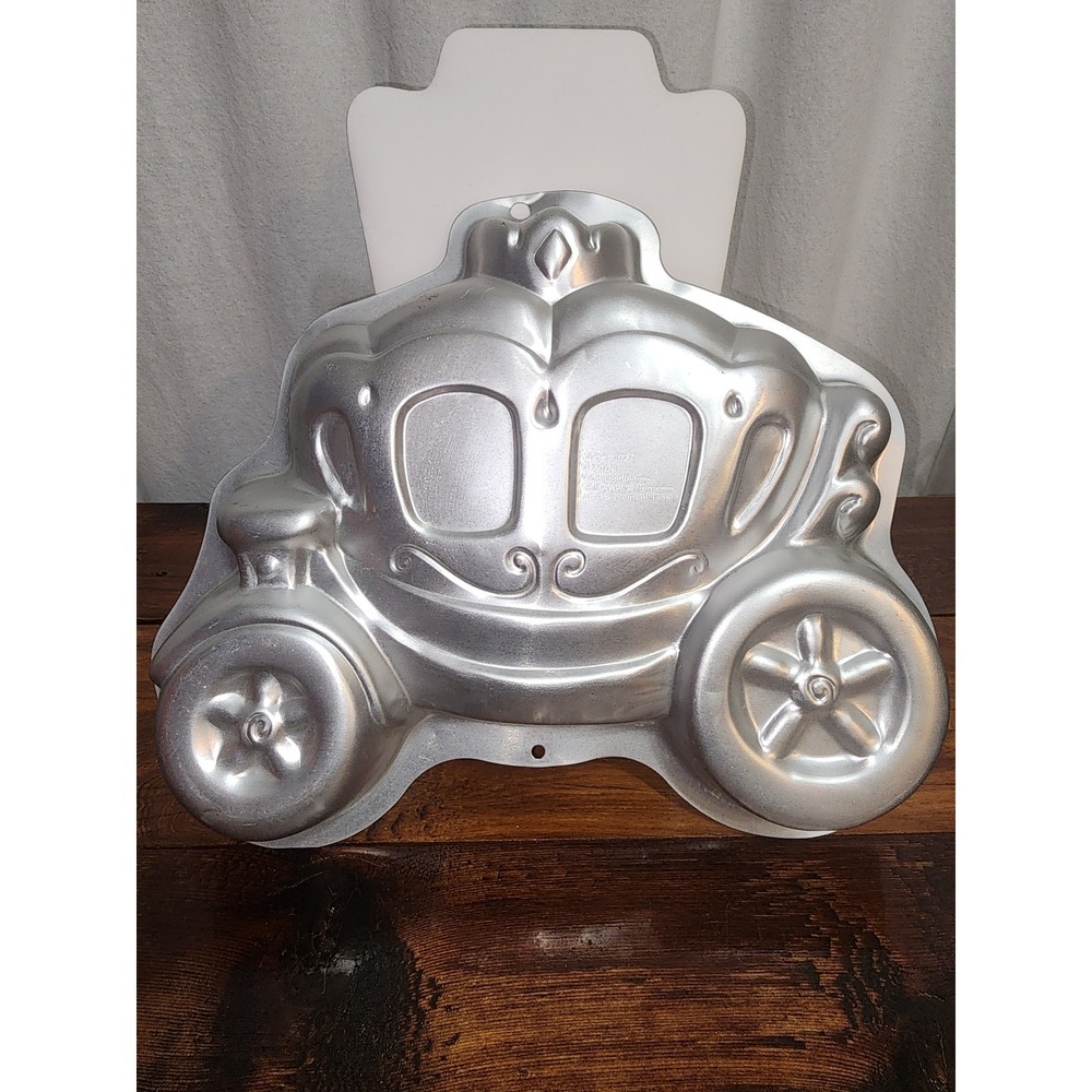 2005‎ Wilton Princess Carriage Cake Pan